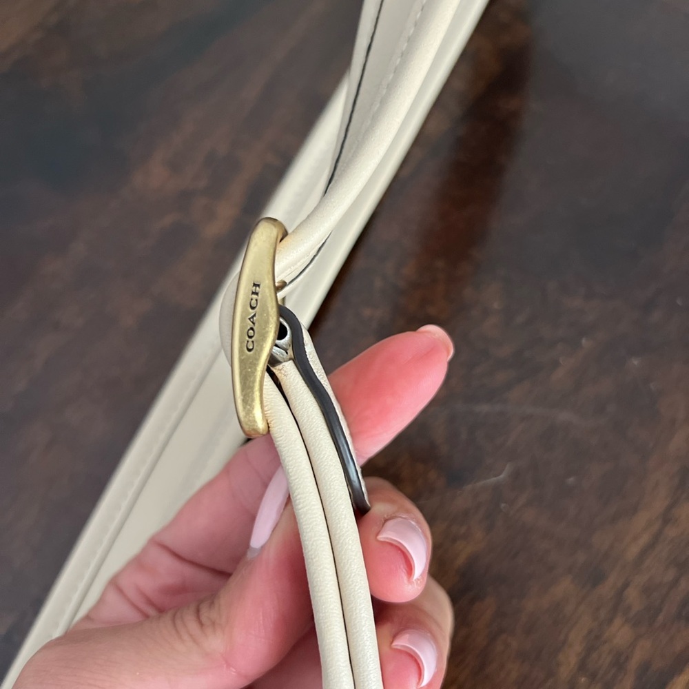 Cream Leather Shoulder Bag - Picture 13 of 14